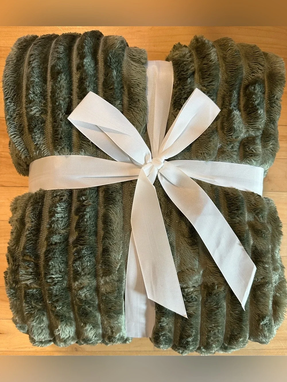 King Size Ribbed Soft/Plush Blanket - NIP